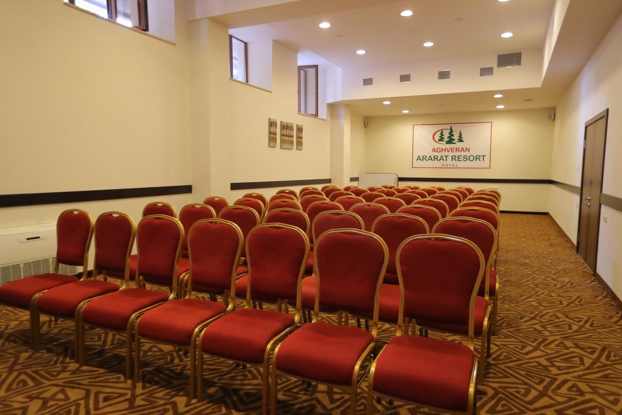 Отель Aghveran Ararat Resort Hotel Арзакан