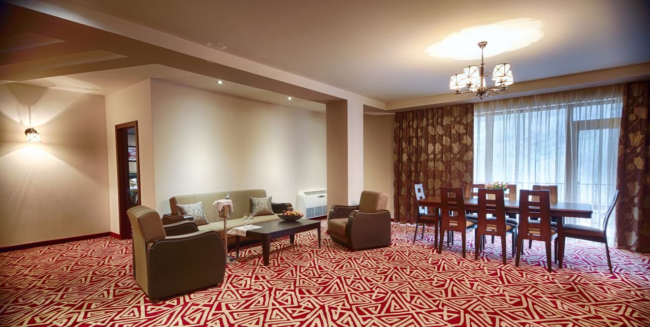 Отель Aghveran Ararat Resort Hotel Арзакан