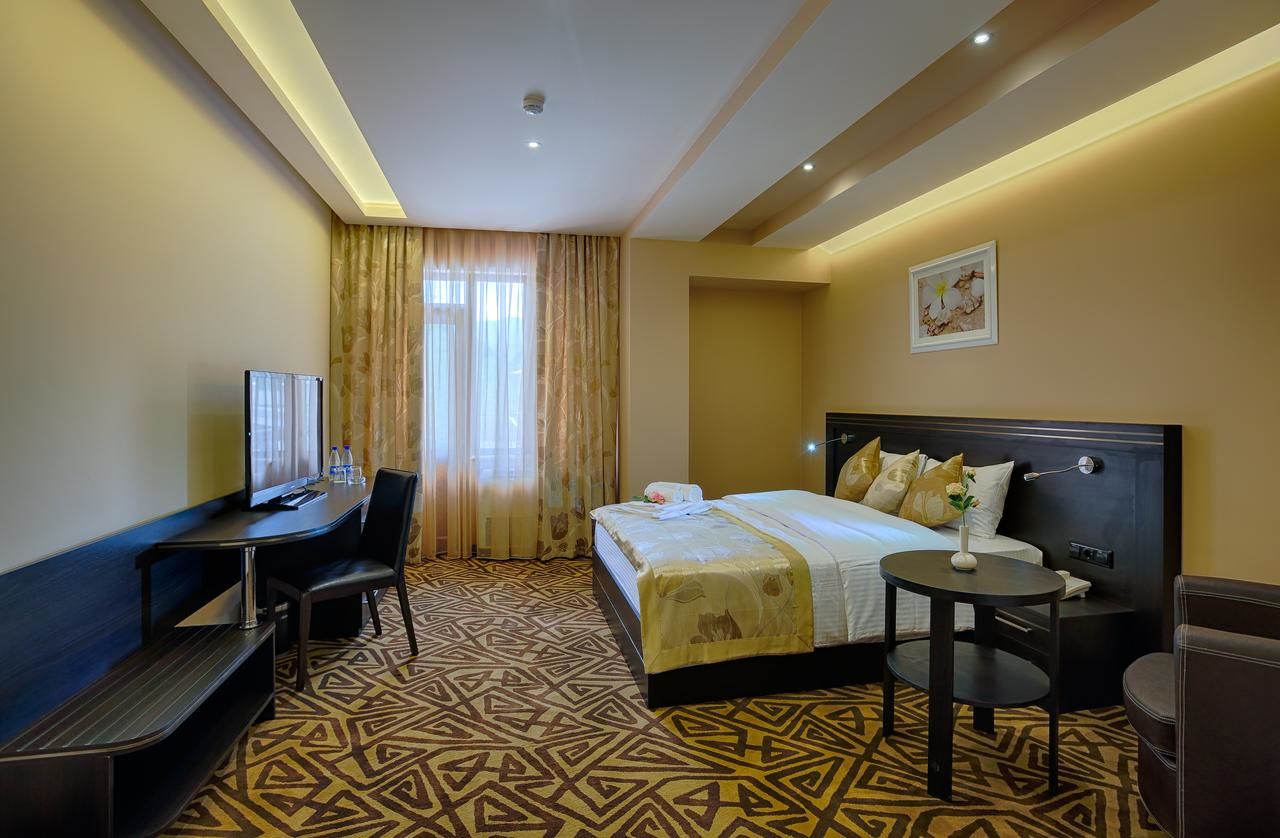 Отель Aghveran Ararat Resort Hotel Арзакан