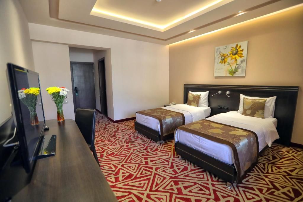 Отель Aghveran Ararat Resort Hotel Арзакан