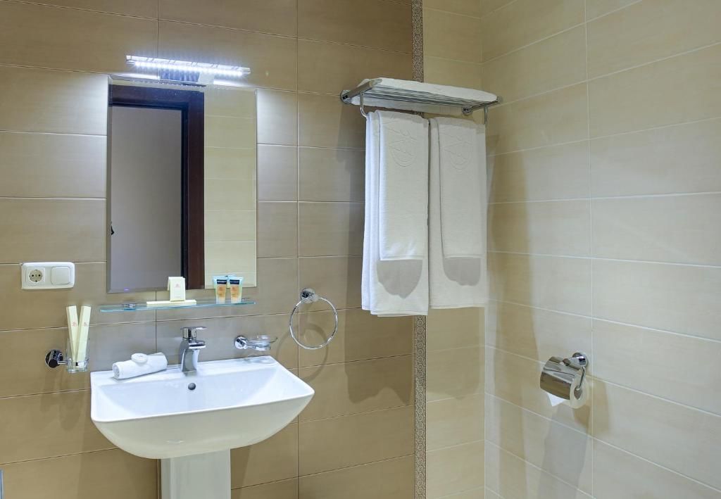 Отель Aghveran Ararat Resort Hotel Арзакан