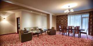 Отель Aghveran Ararat Resort Hotel Арзакан Семейный люкс-6