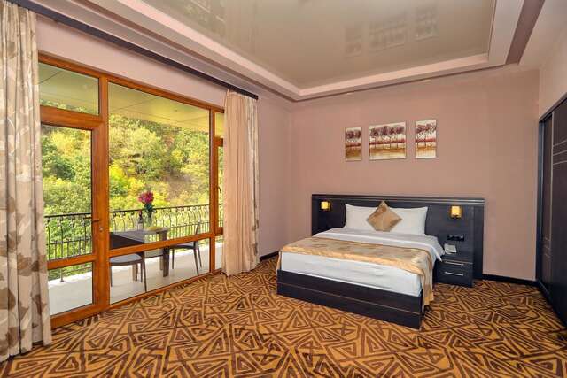 Отель Aghveran Ararat Resort Hotel Арзакан-17